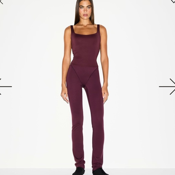 NikeSKIMS Square Neck Tank NWT - Picture 2 of 9